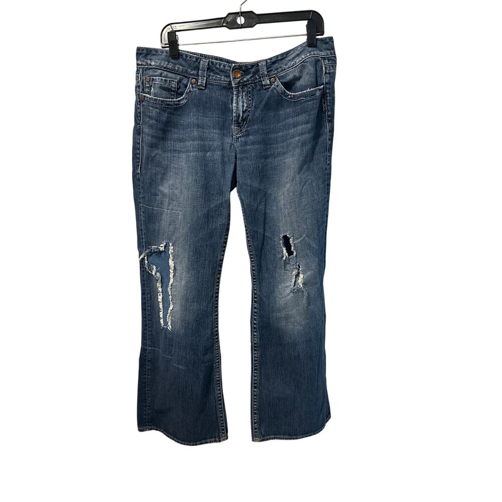 ⭐️ Women’s Silver Lola Flared Jeans. Size 32X33